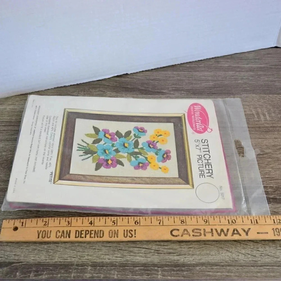Flower  Crewel Kit - Picture 6 of 7